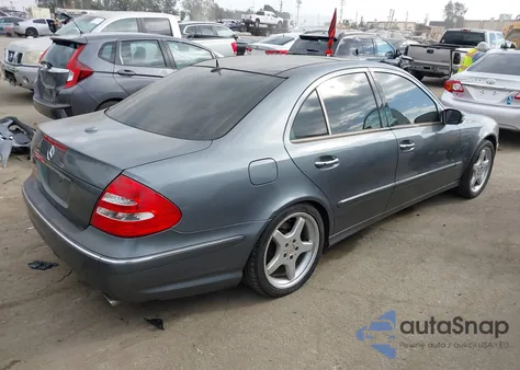 2005 Mercedes-Benz E 320 z USA, uszkodzony, nr VIN WDBUF65J85A699169